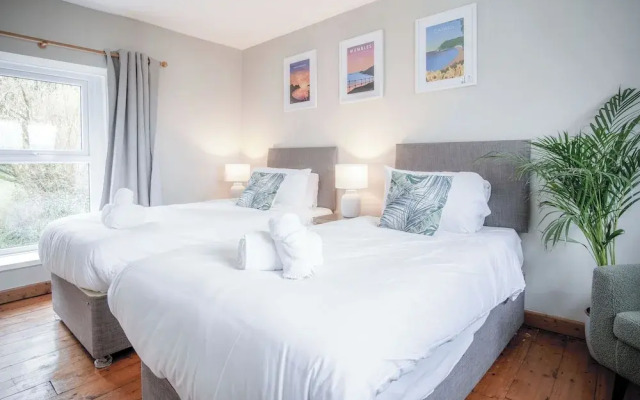 Hill House - 4 Bedroom - Llanrhidian