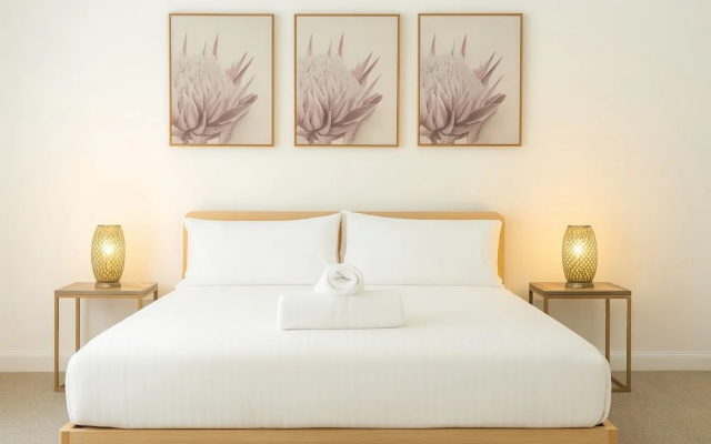 Sunlit Coastal Retreat Close to Cafes and Beach – Guest Rooms – Sydney