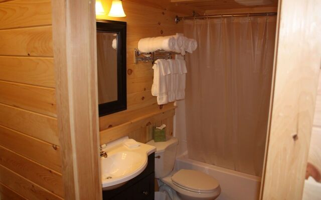 Lake Parlin Lodge & Cabins