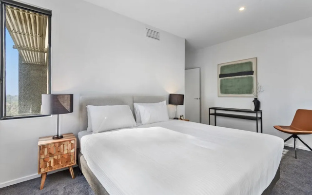 Gorgeous 3-bed in Melbourne's East End – Guest Rooms – Melbourne