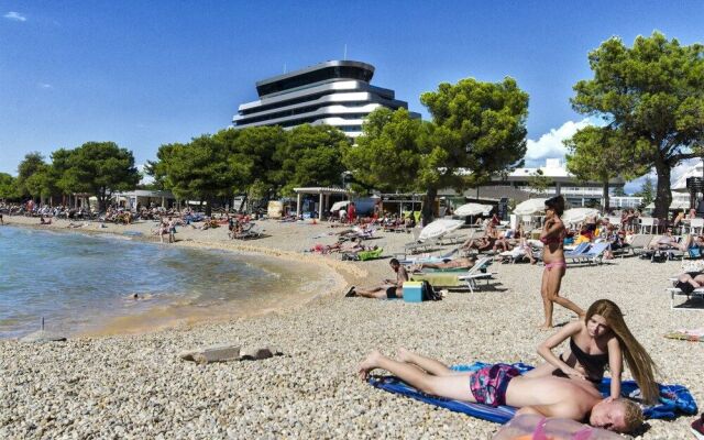 Apartments and Rooms Mare