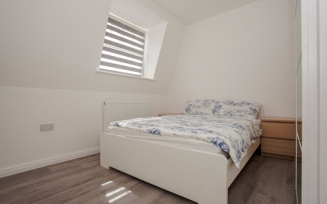 Stylish Brand New Flat in Charming Stoke Newington