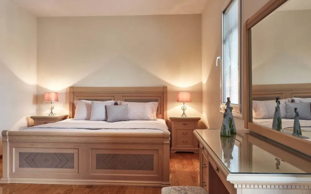 Mont Bleu Luxury Villa