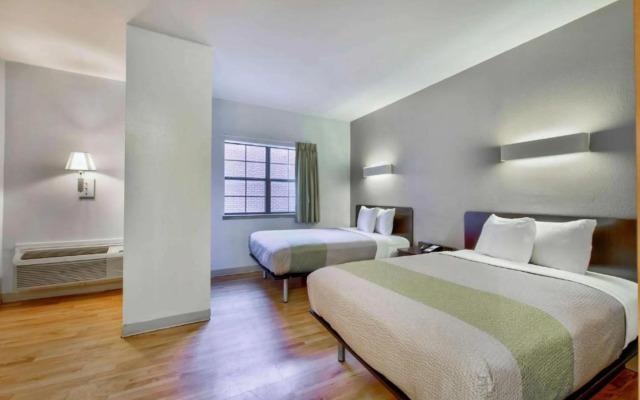 OYO Townhouse Beaumont Medical Center Area