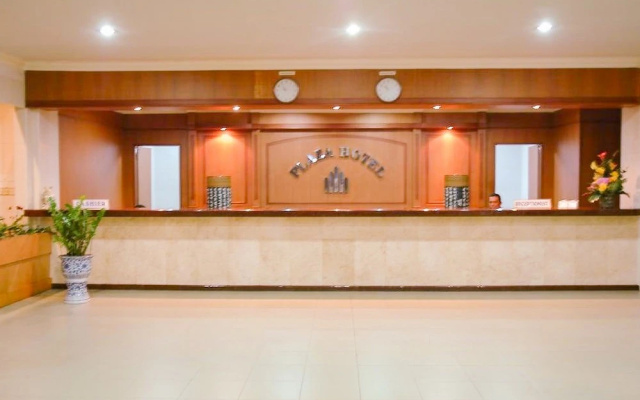 RedDoorz Plus @ Plaza Hotel Tanjung Pinang – Lobby – Tanjung Pinang