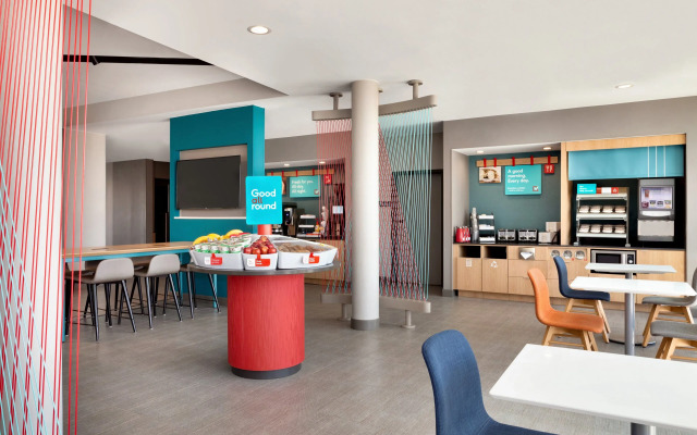 Holiday Inn Express Savannah - Gateway