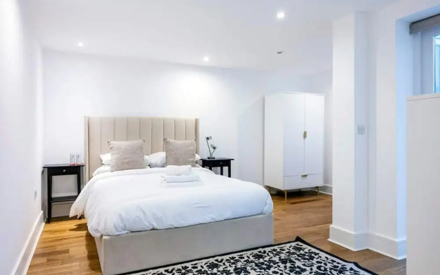 The Urban Minimalist- Notting Hill 2 Bed