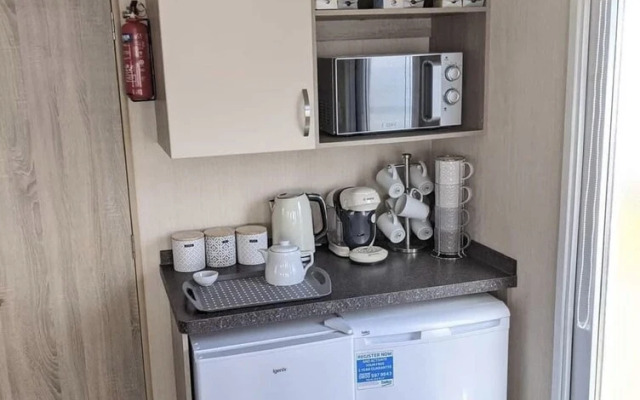 Immaculate Sen Friendly 3-bed Caravan in Porthcawl