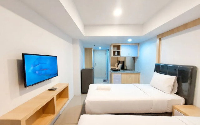 Homey And Comfortable Studio At De Prima Apartment