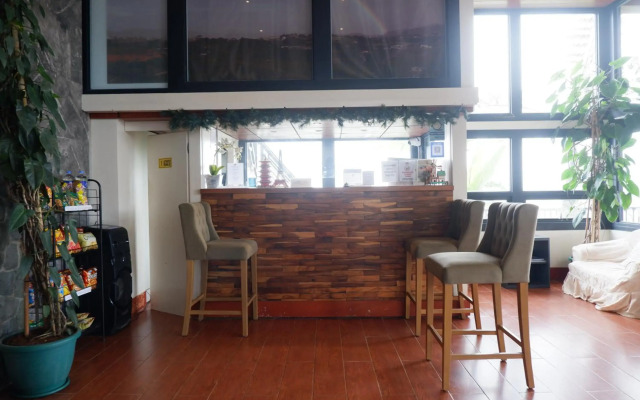 OYO 492 Sunset View Ridge Residences