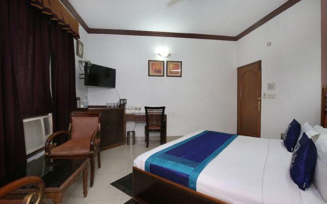 OYO 9985 Hotel Sekhon Grand