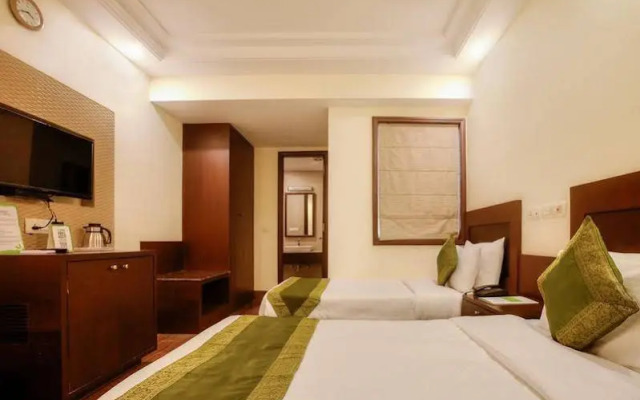 OYO 9553 Hotel Kings Plaza