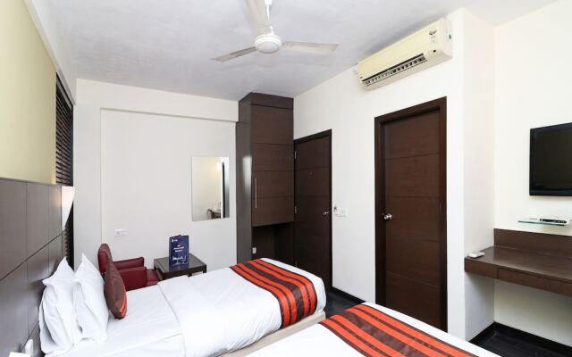OYO 24067 Hotel Royal Paradise