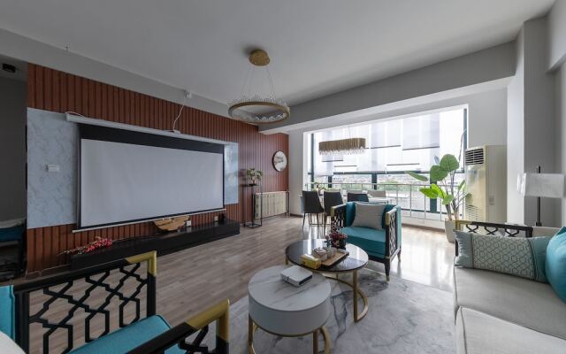 Xi'an City Center View Apartment