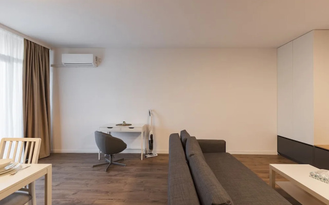 Zoe Apartment
