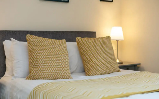 Riverside View - Donnini Apartments