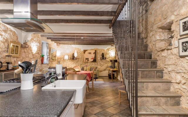 Awesome Home in Dobrinj With Wifi and 2 Bedrooms