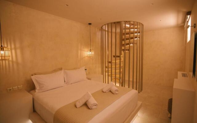Mani Luxury Suites and Studios in Gytheio with Private Pools