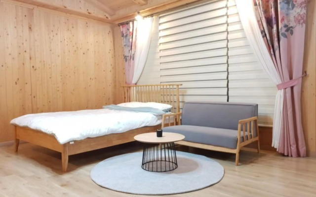 Haenam Ttangkkeunmaeul Hwigelri Pension