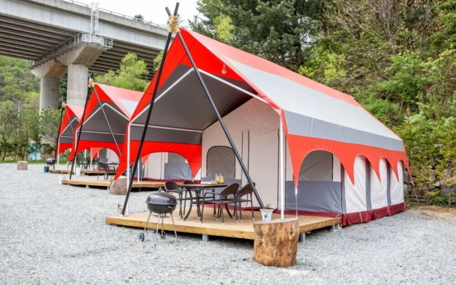 Four Seasons leisure town - Glamping