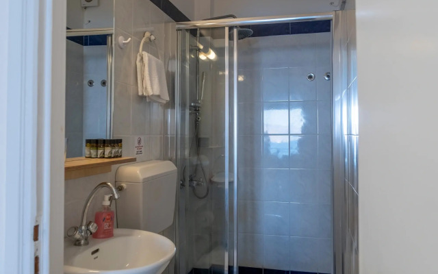 Meli Apartments & Villas
