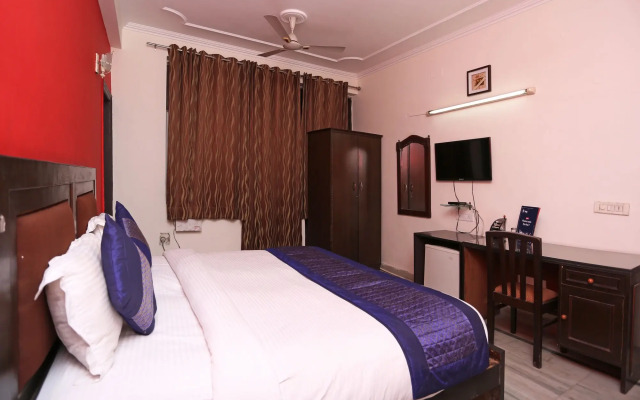 OYO 3251 Royal Inn