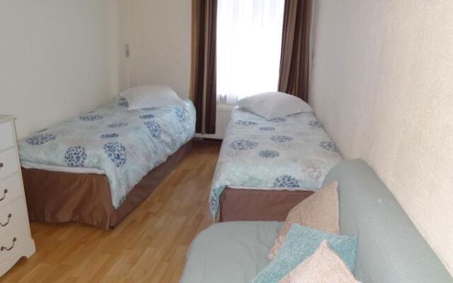 Ocelot Hotel-Pension