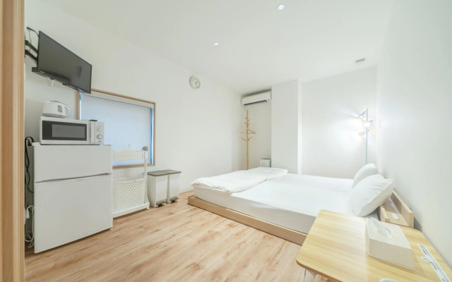 coins hostel tenjin