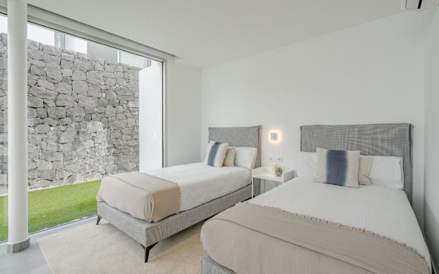Casangular by Upper