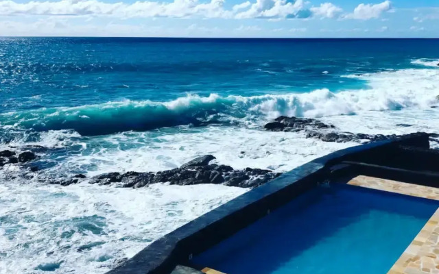 Kona Tiki Hotel