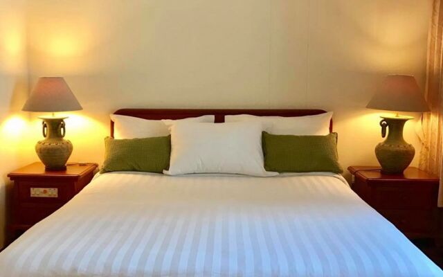 Surin Bay Inn