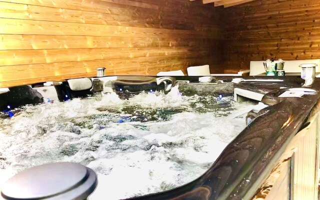 Holiday Home in Koksijde with Hot Tub