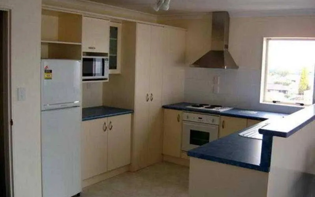Breakwater Apartments