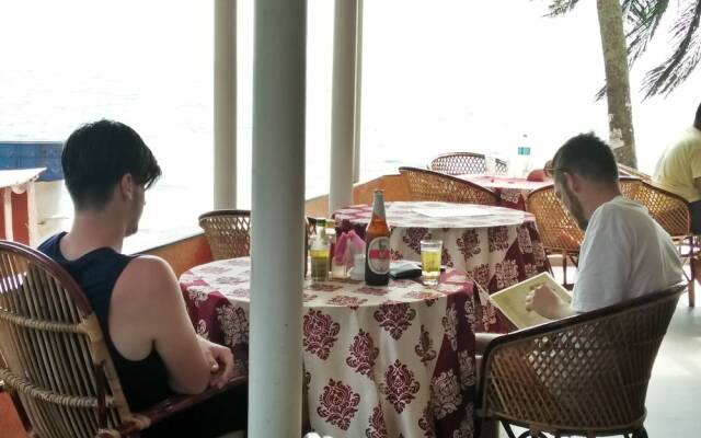 Black Beach Resort
