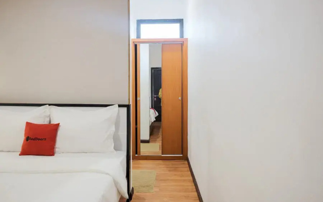 Reddoor Near Rs Royal Prima Medan 2
