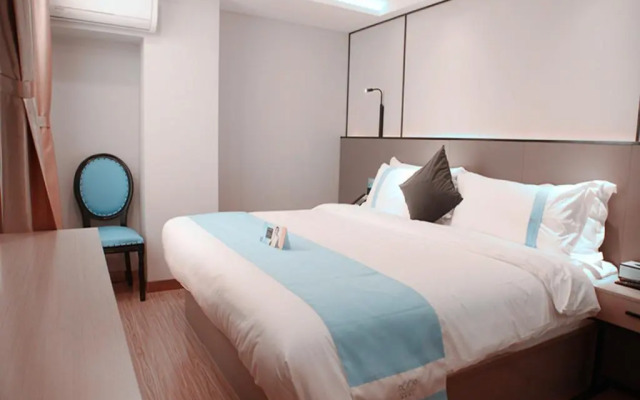 Xana Lite Beijing Shunyi Fengbo Metro Station