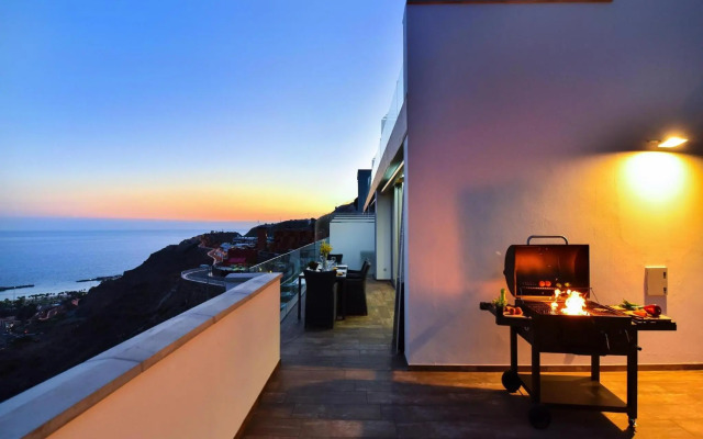 Penthouse Beyond Amadores