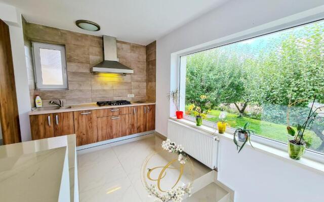 Orchard Villa