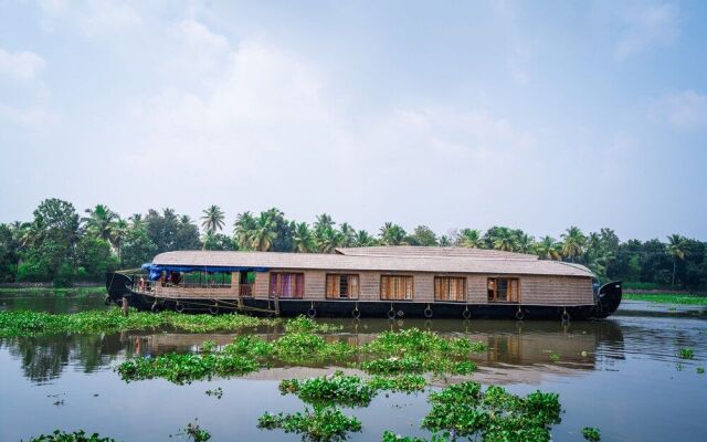 OYO 23103 Houseboat Ganga 5bhk Deluxe
