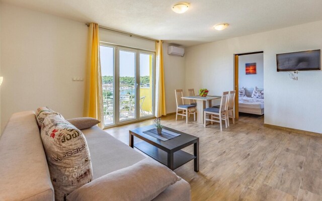 Nice Apartment in Pomer With 1 Bedrooms and Wifi