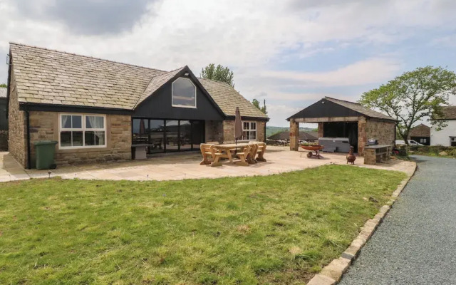 Meadow Top Farm Barn