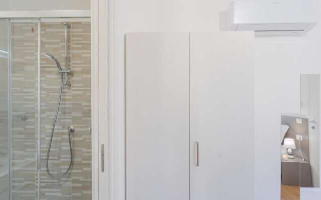 Pozzo Vertical Apartment With Garden and Parking