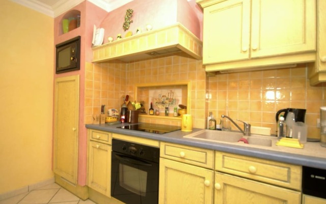 Spacious Holiday Home in Lorgues With Private Pool