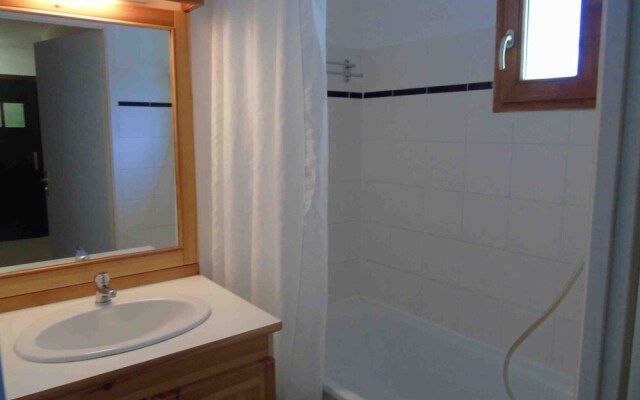 Lou Services Apartment J02 LSI 001