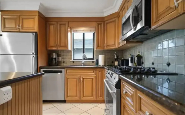 Comfy Kitsilano House