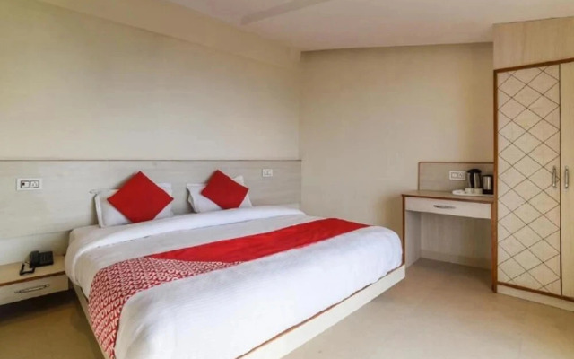 OYO Flagship 40500 Hotel Mid Town