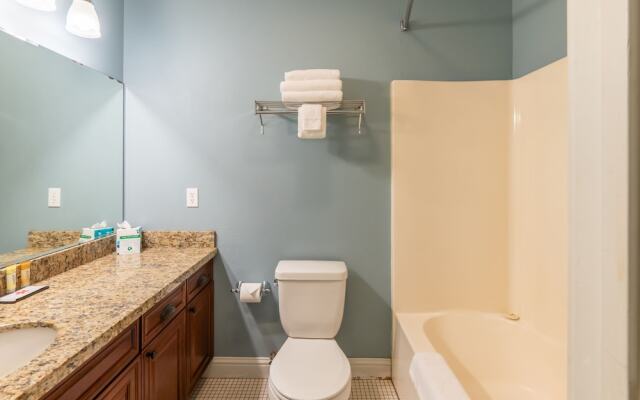 Pacific Reef Hotel & Light Show