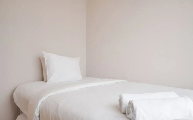 Cozy And Simply Look 2Br Apartment At M-Town Residence
