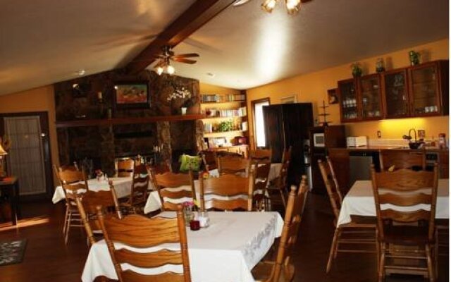 Lookout Inn GuestHouse and Suites