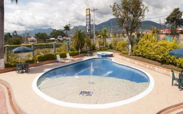 Hotel Catama Inn